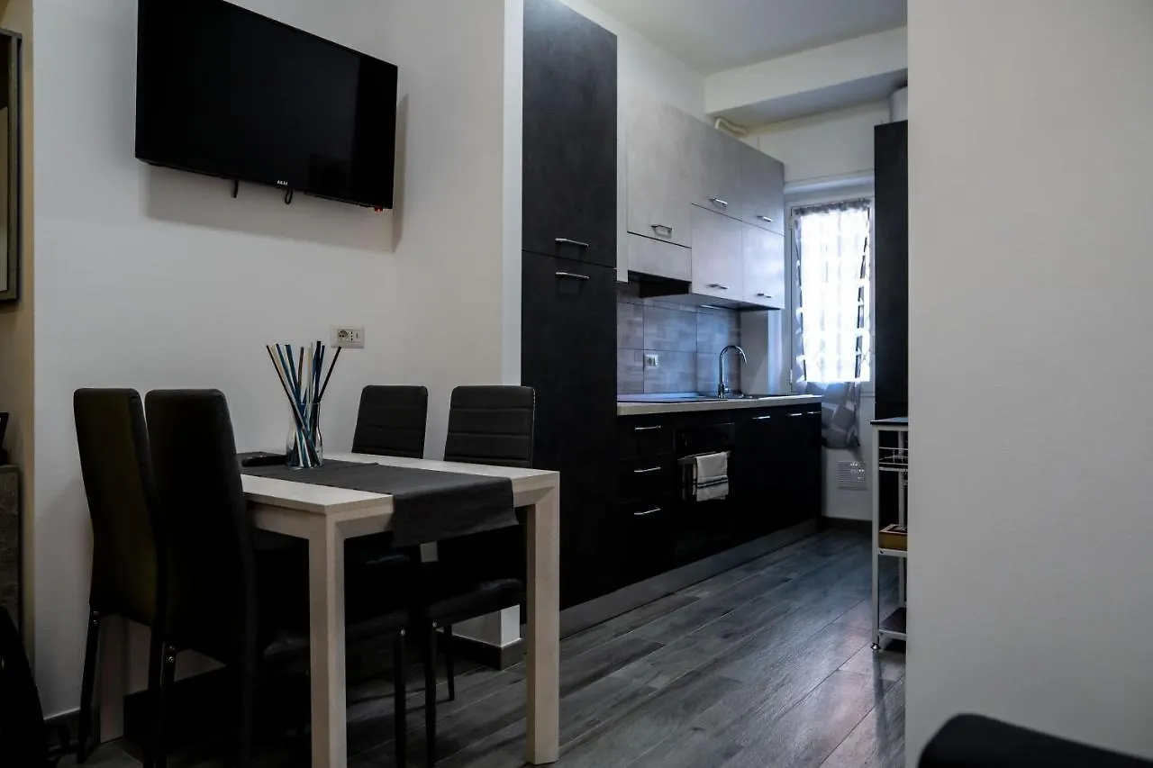 L'Arche Lodovico Il Moro - House On The Navigli River Milano 0*,  Italien